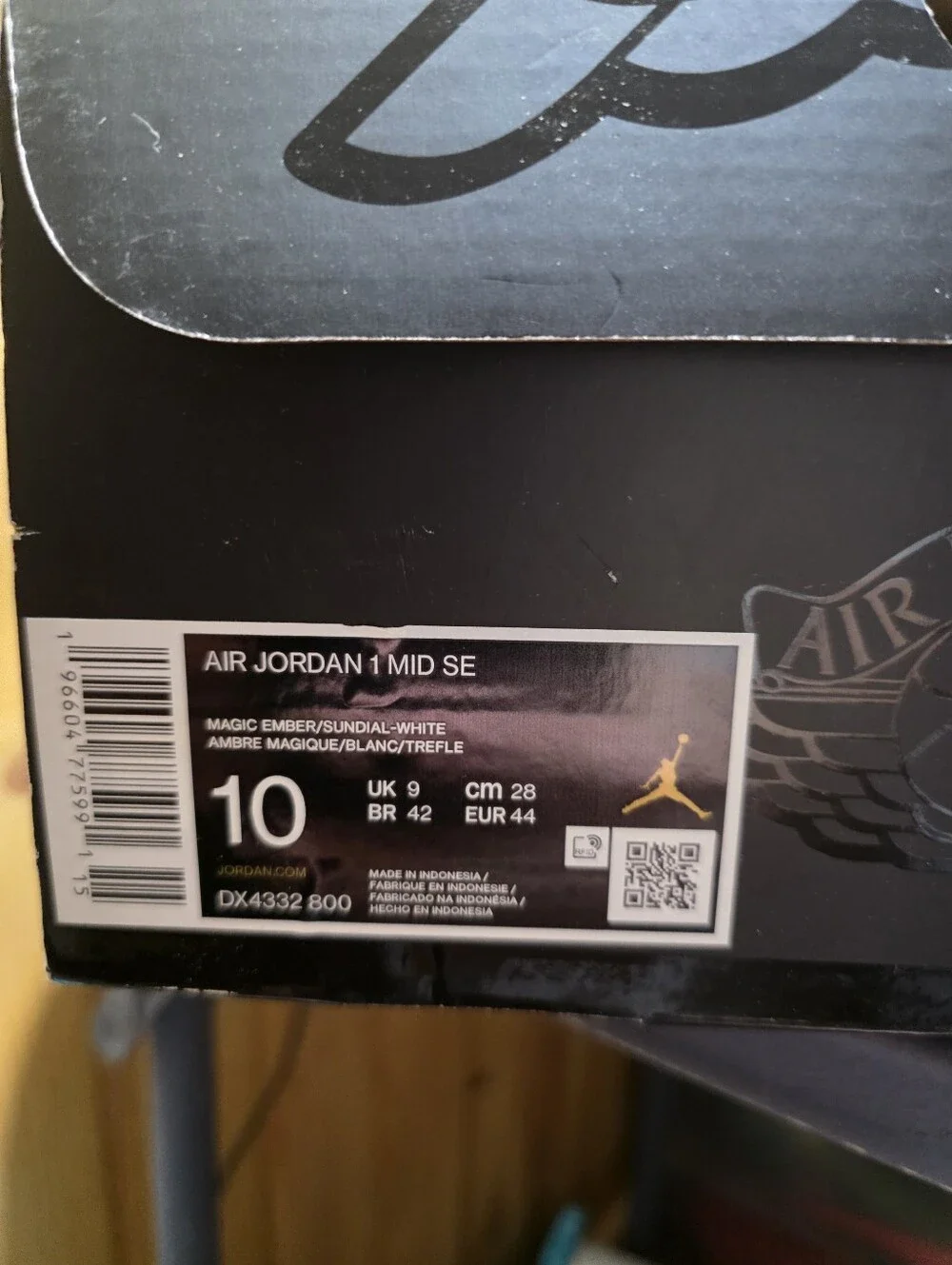 Jordan 1 Mid, Ember/Sundial/White, Size 10m, New.